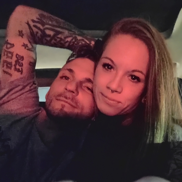 Meet your Posher, Laura Marie Parrett. - Picture 3 of 6